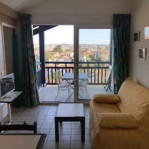 appartement-guethary-2-pieces-4-personnes-fr-1-239-604.biarritzhotels.info/